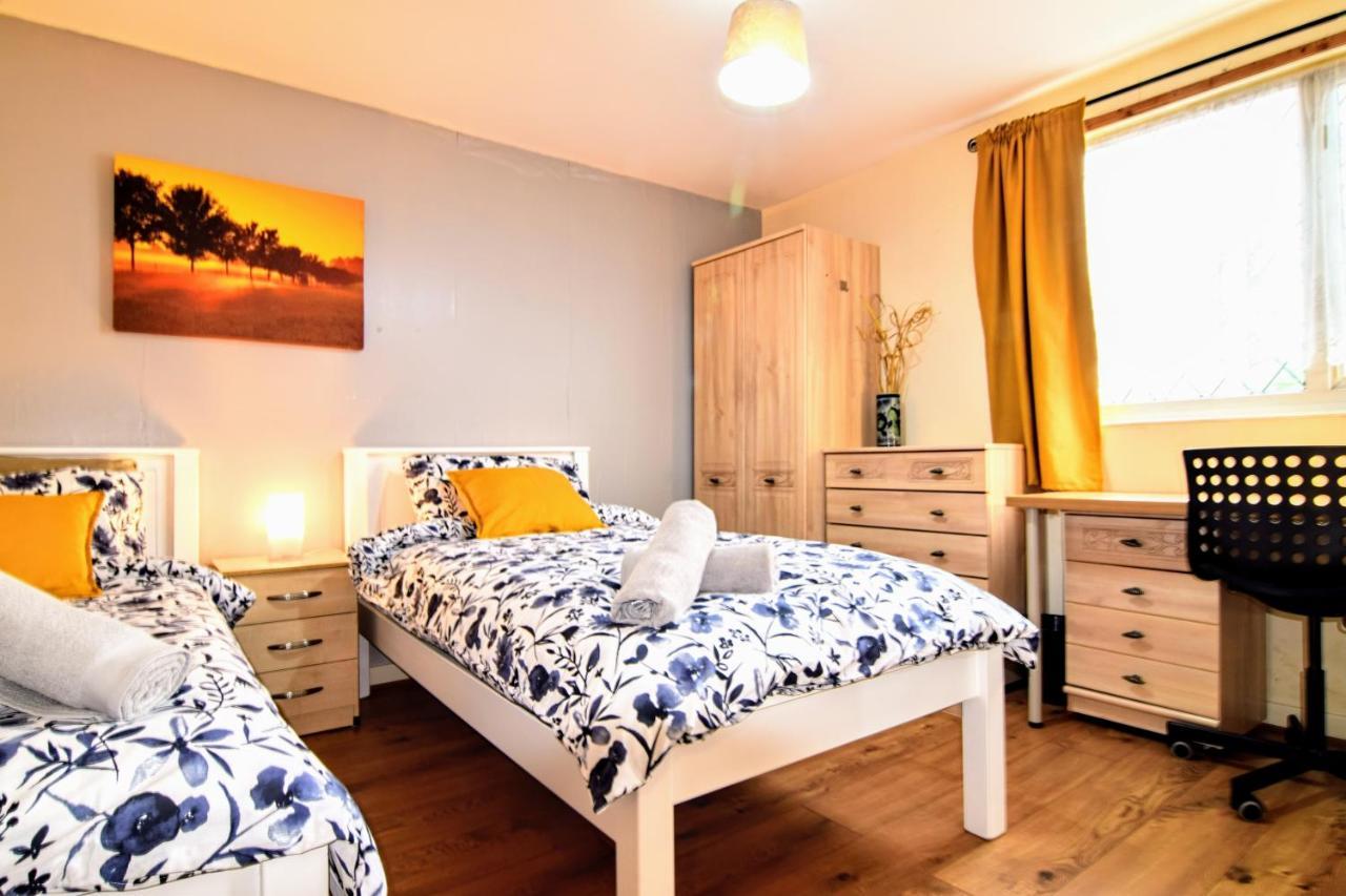 The Chinatown Home - Private Garden, Netflix, Bbq & Bar Birmingham Buitenkant foto